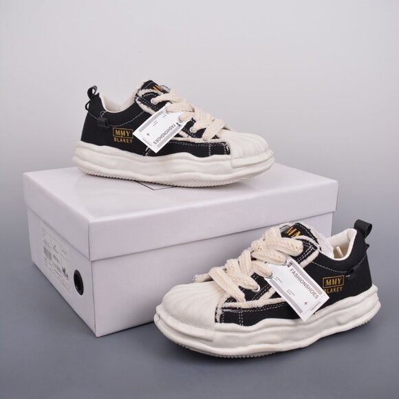 Maison MIHARA YASUHIRO Blakey Sneakers Black